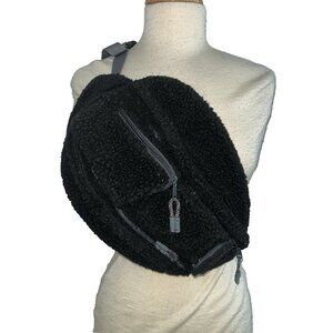 KAVU Rope Fleece Jet Black Sling Pack Bag Adjustable Hiking City Security